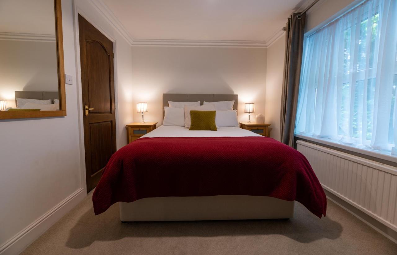 Charnwood Guest House 布拉克内尔 外观 照片